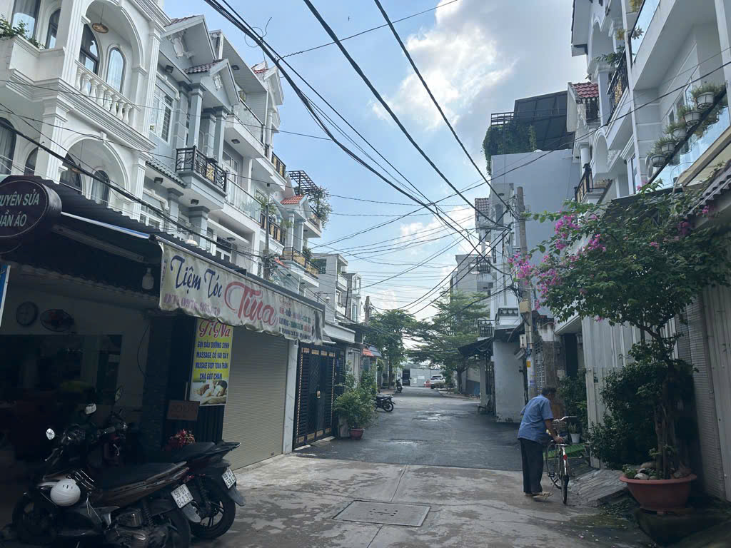 Nhà bán gấp Nhà Bè 55,4m2 giá 5,486 tỷ