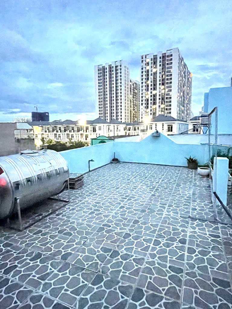 NGANG 5M- NHÀ MỚI 3 TẦNG – Ô TÔ ĐỔ CỬA QUẬN 7