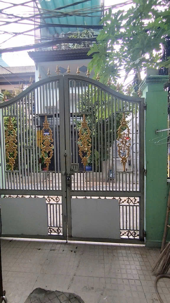 NHÀ 3 LẦU HẺM TRƯỚC NHÀ 4m, CẦN BÁN GẤP, QUẬN 7